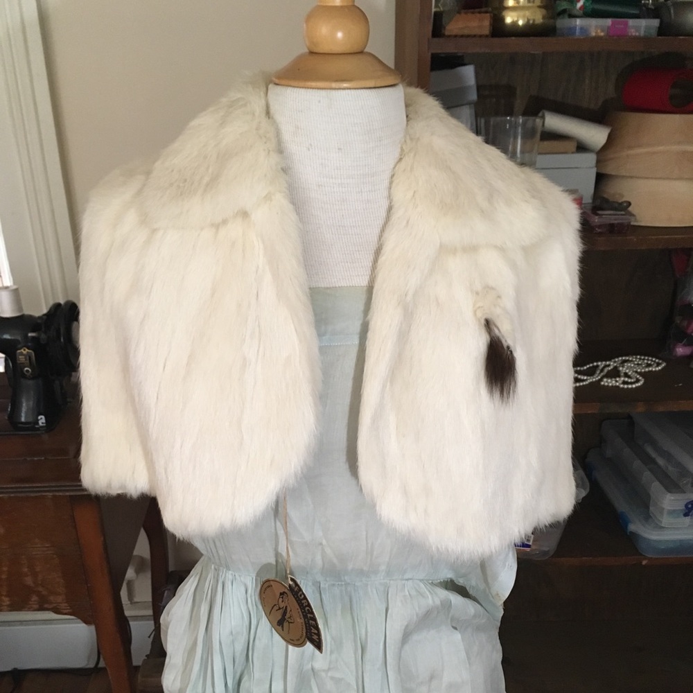 1920s cape,stole,shawl very soft Fox fur very chic